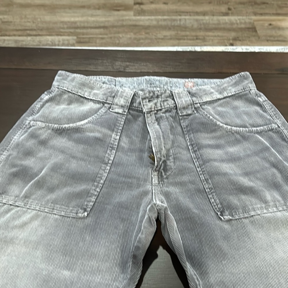 Guess men’s 33 x 30 corduroy wide bottom pants